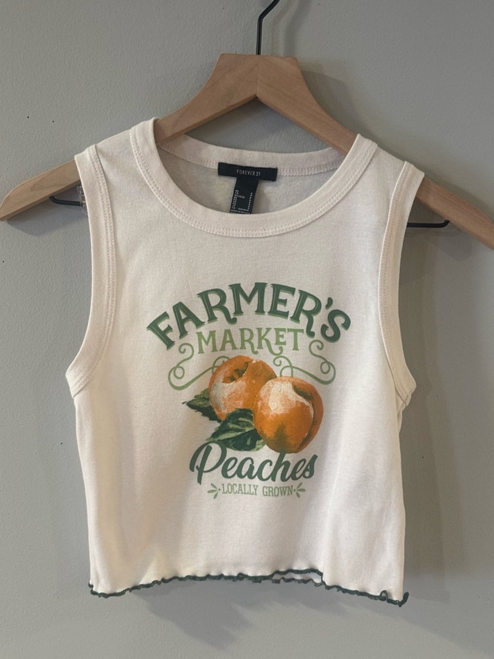 Forever 21 Cream Graphic Farmer’s Market Peach Crop Tank